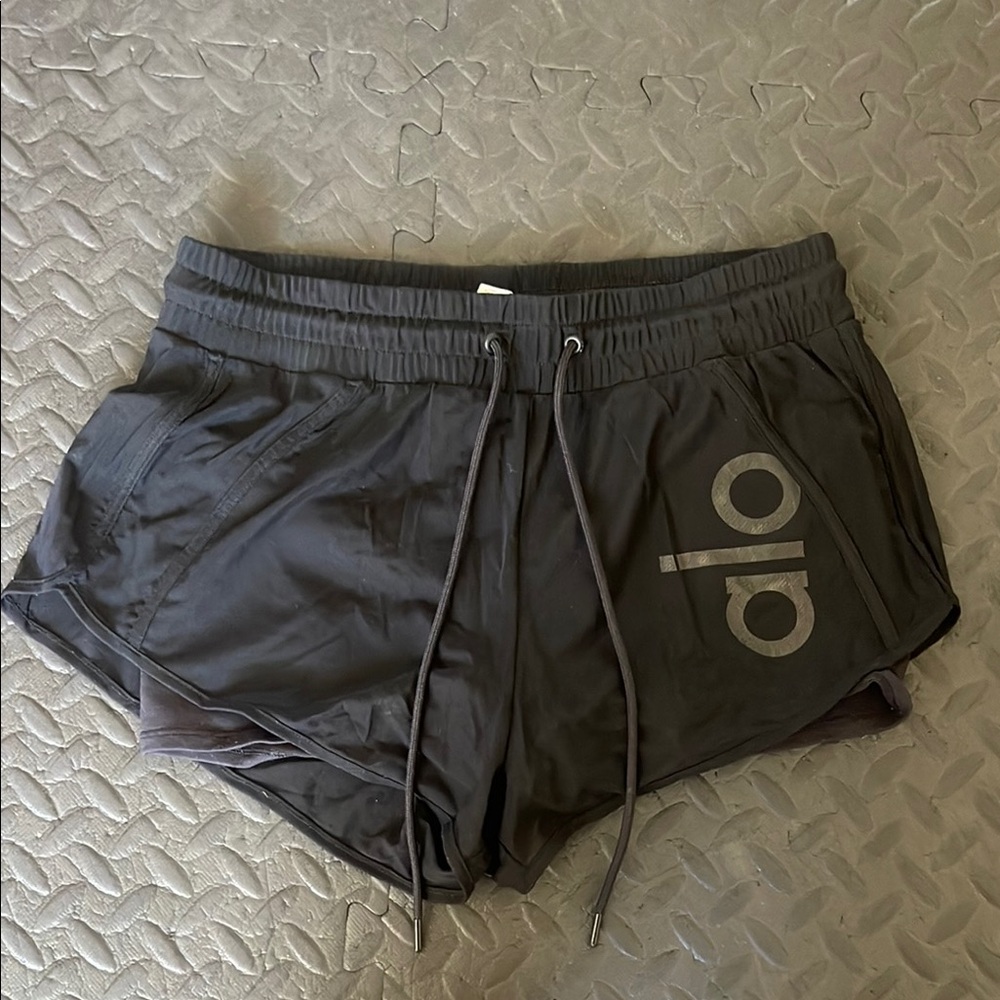 Alo Yoga Black Women's Shorts